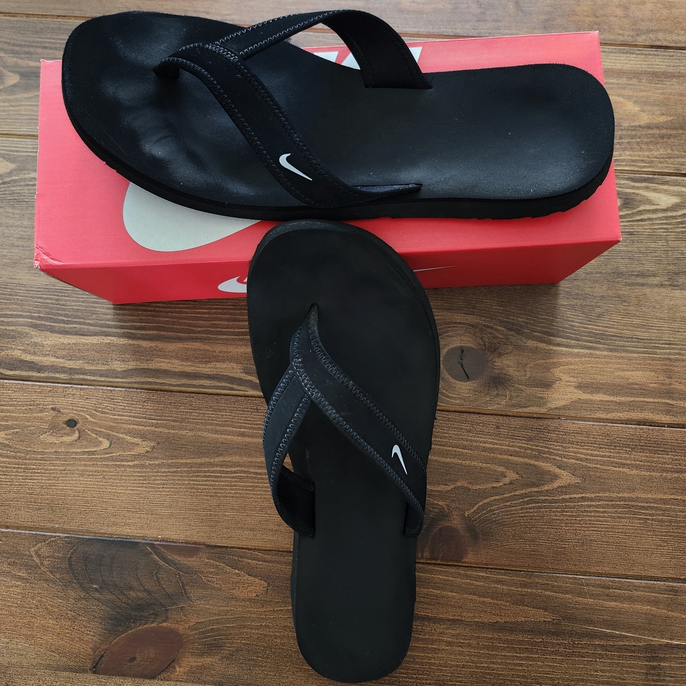 Nike Women's Celso girl Black Flip-Flop Sandals size 12